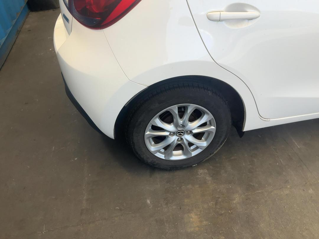 Photo '11' of Mazda Mazda2 GLX