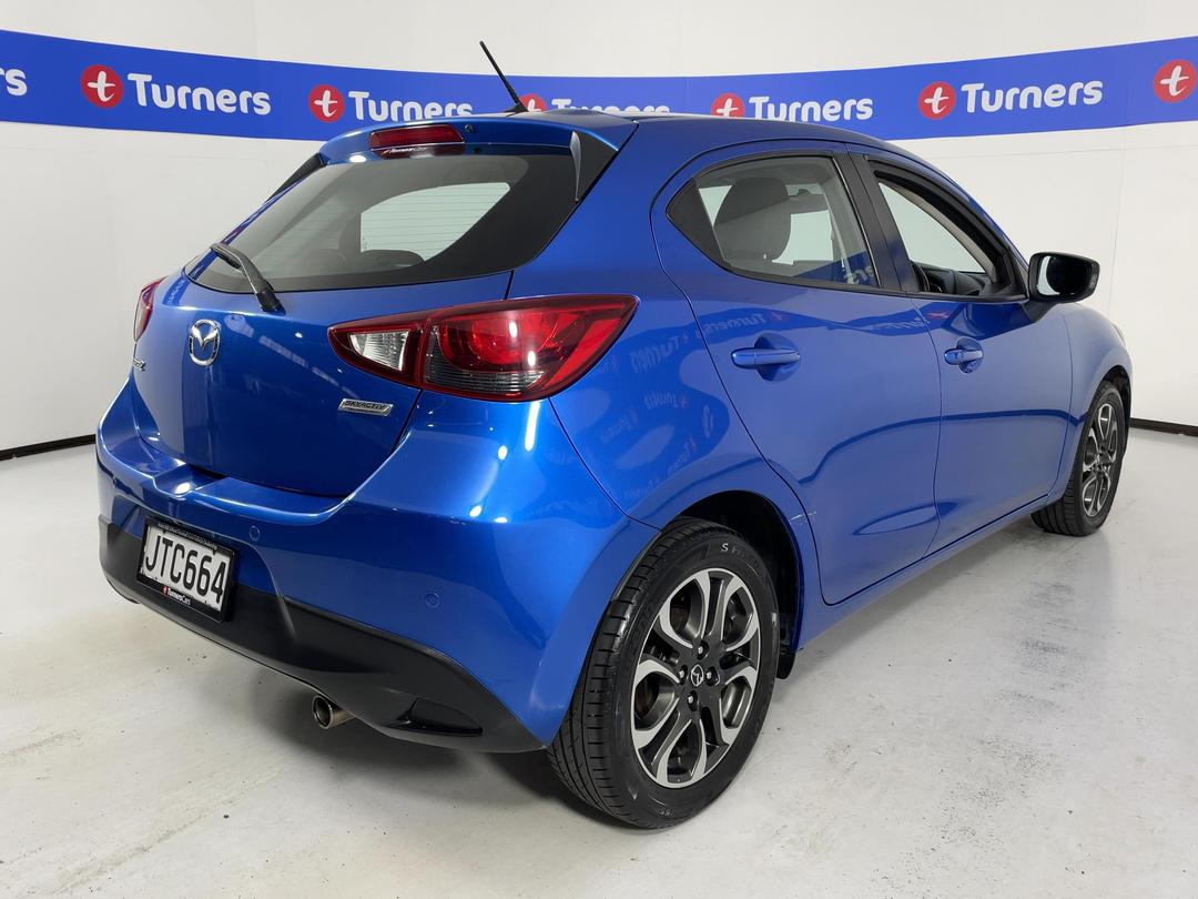 Photo '7' of Mazda Mazda2