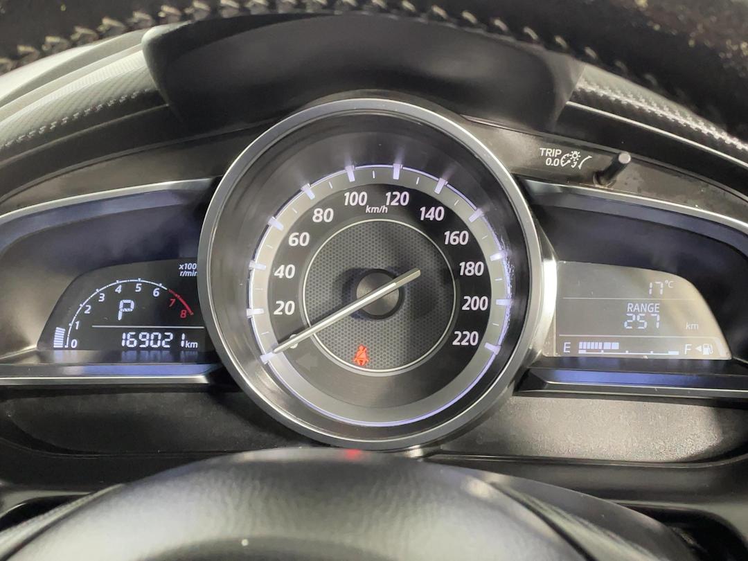 Photo '21' of Mazda Mazda2