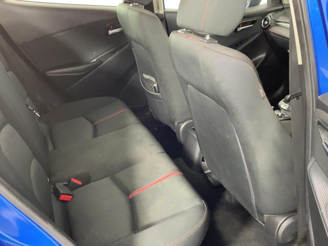 Photo '20' of Mazda Mazda2