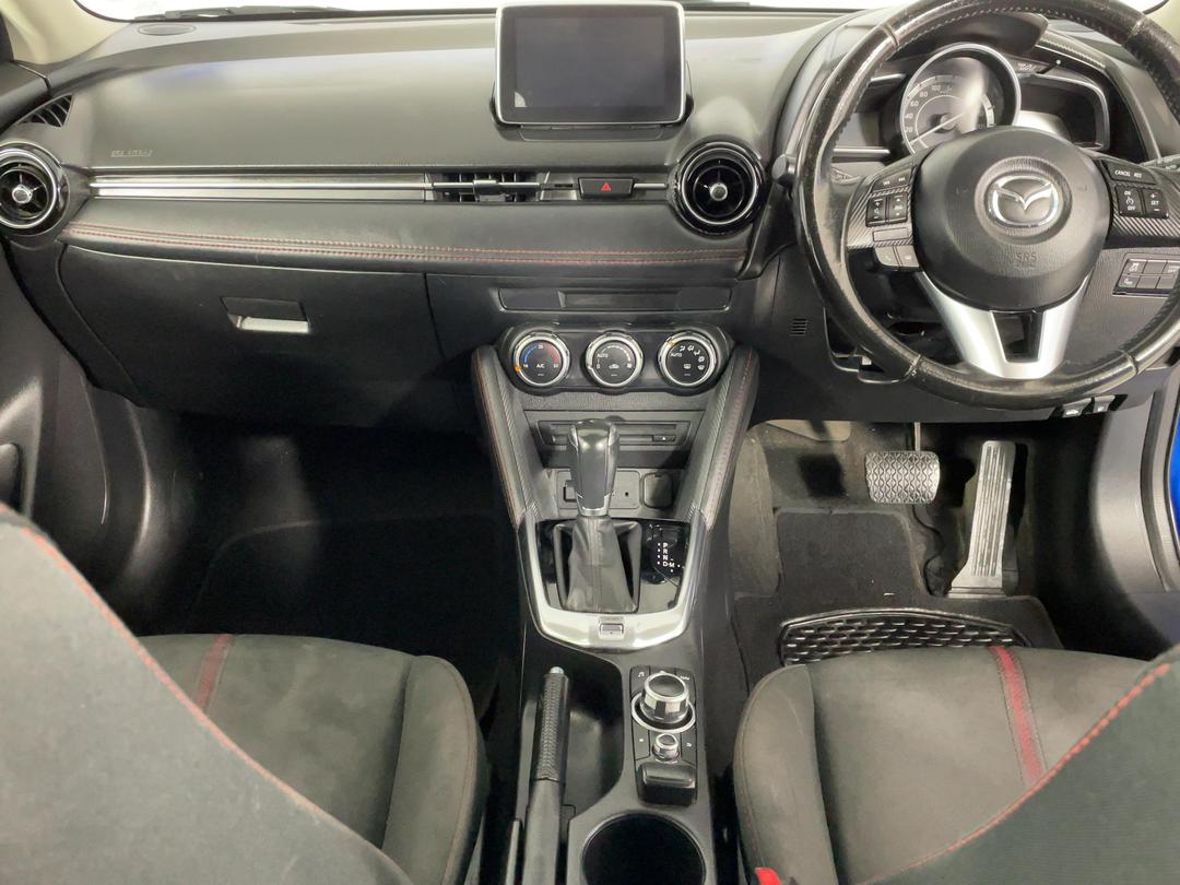 Photo '17' of Mazda Mazda2