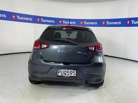 Photo '6' of Mazda Mazda2