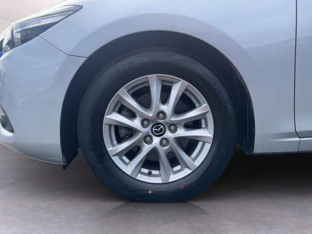 Photo '10' of Mazda Mazda3
