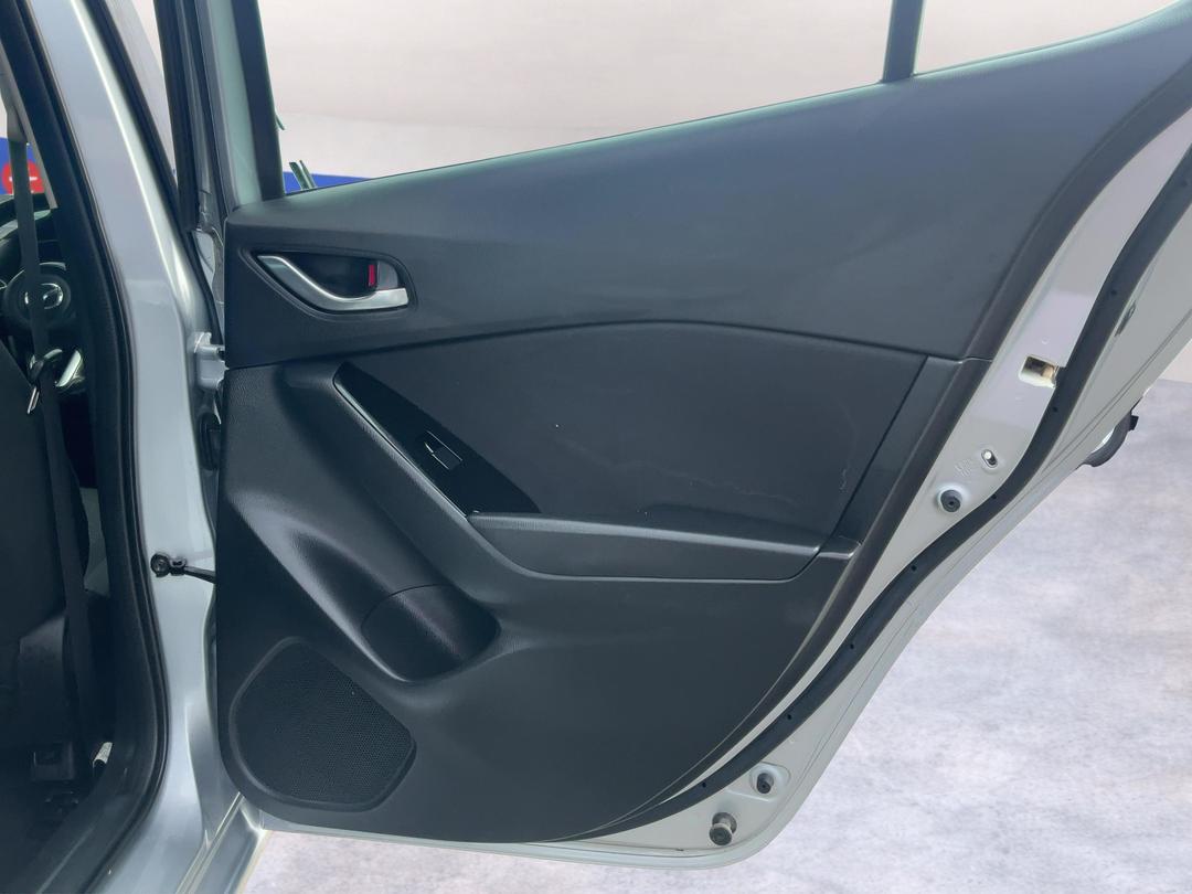 Photo '19' of Mazda Mazda3