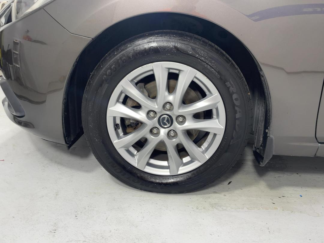 Photo '10' of Mazda Mazda3