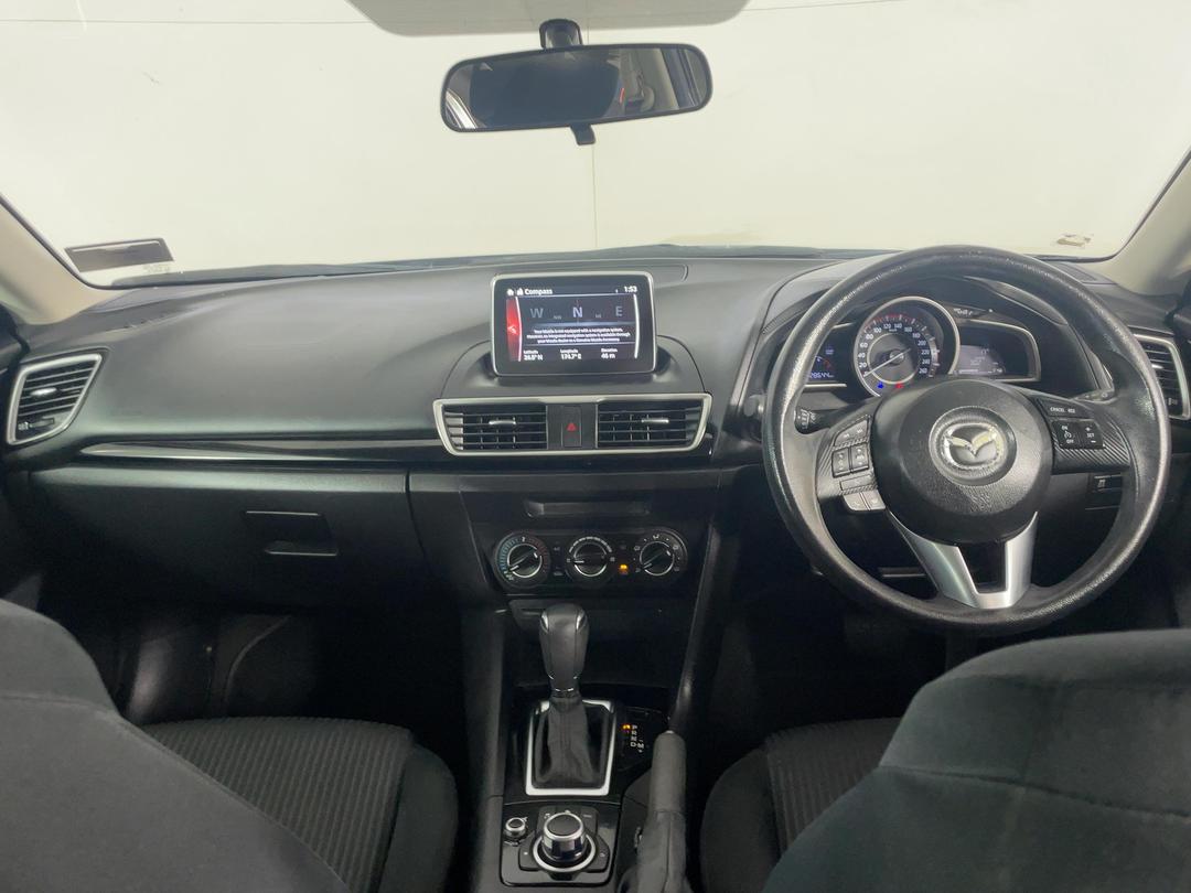 Photo '17' of Mazda Mazda3