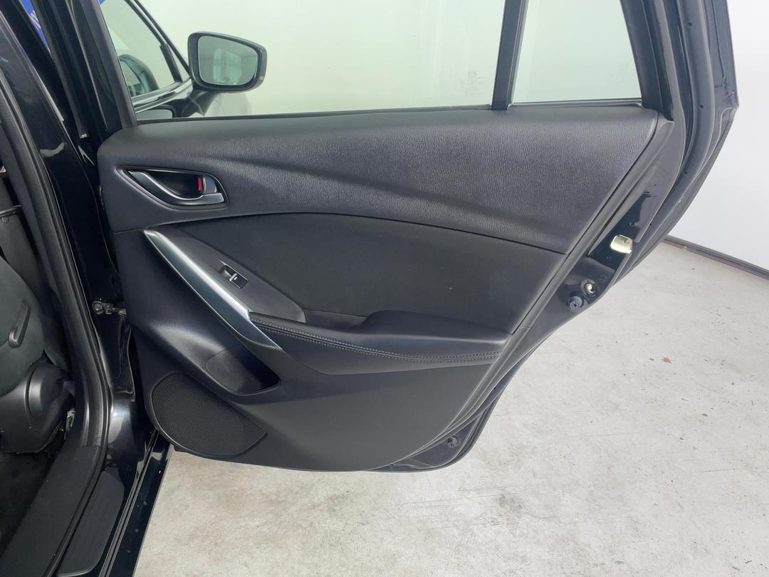 Photo '19' of Mazda Mazda6