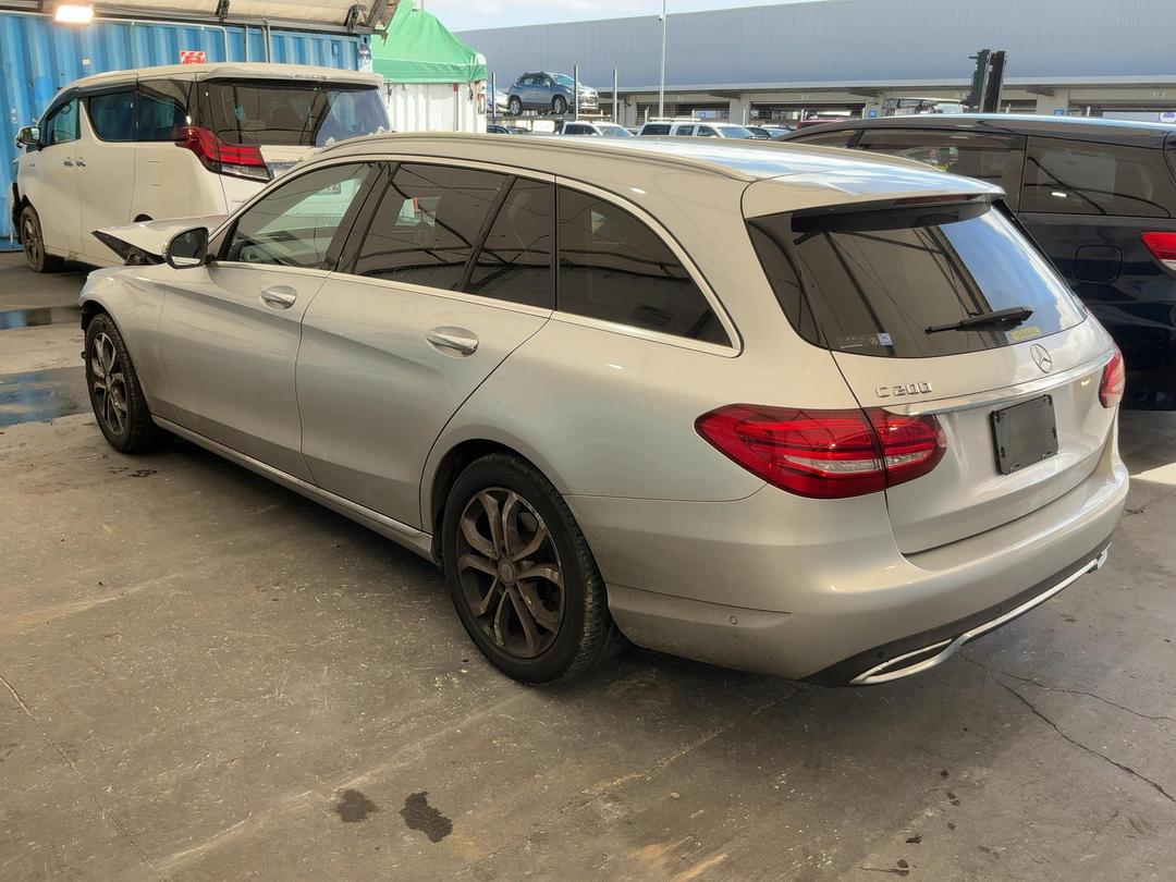 Photo '12' of Mercedes-Benz C-Class C200 Station Wagon Photo '12' of Mercedes-Benz C-Class C200 Station Wagon