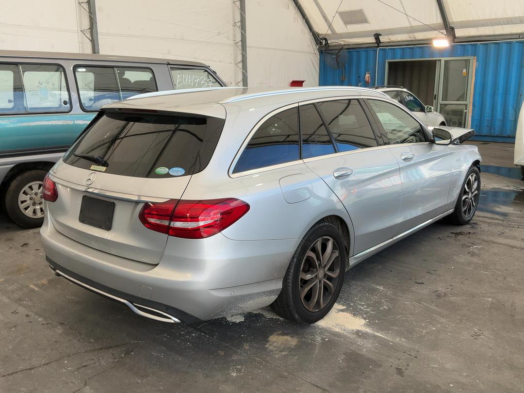 Photo '16' of Mercedes-Benz C-Class C200 Station Wagon Photo '16' of Mercedes-Benz C-Class C200 Station Wagon