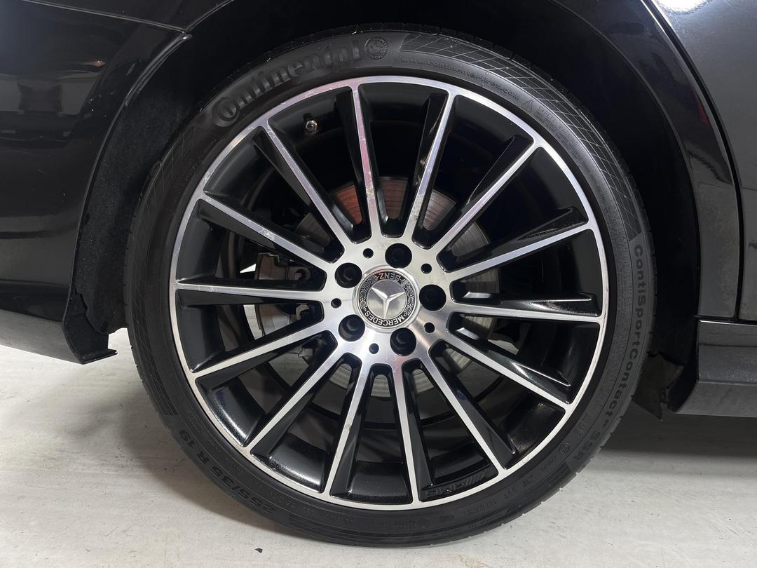 Photo '12' of Mercedes-Benz C-Class