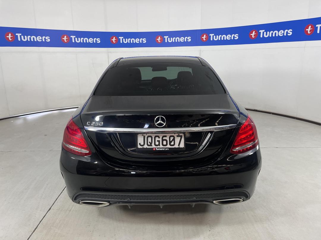 Photo '6' of Mercedes-Benz C-Class