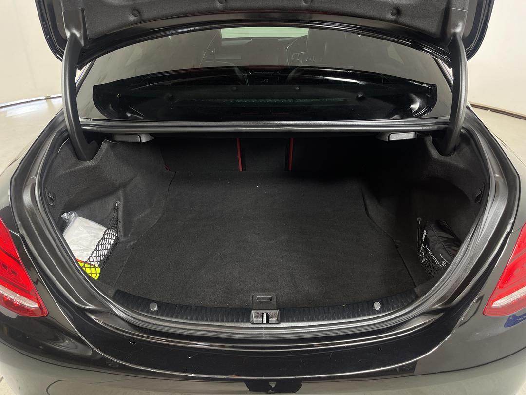 Photo '14' of Mercedes-Benz C-Class