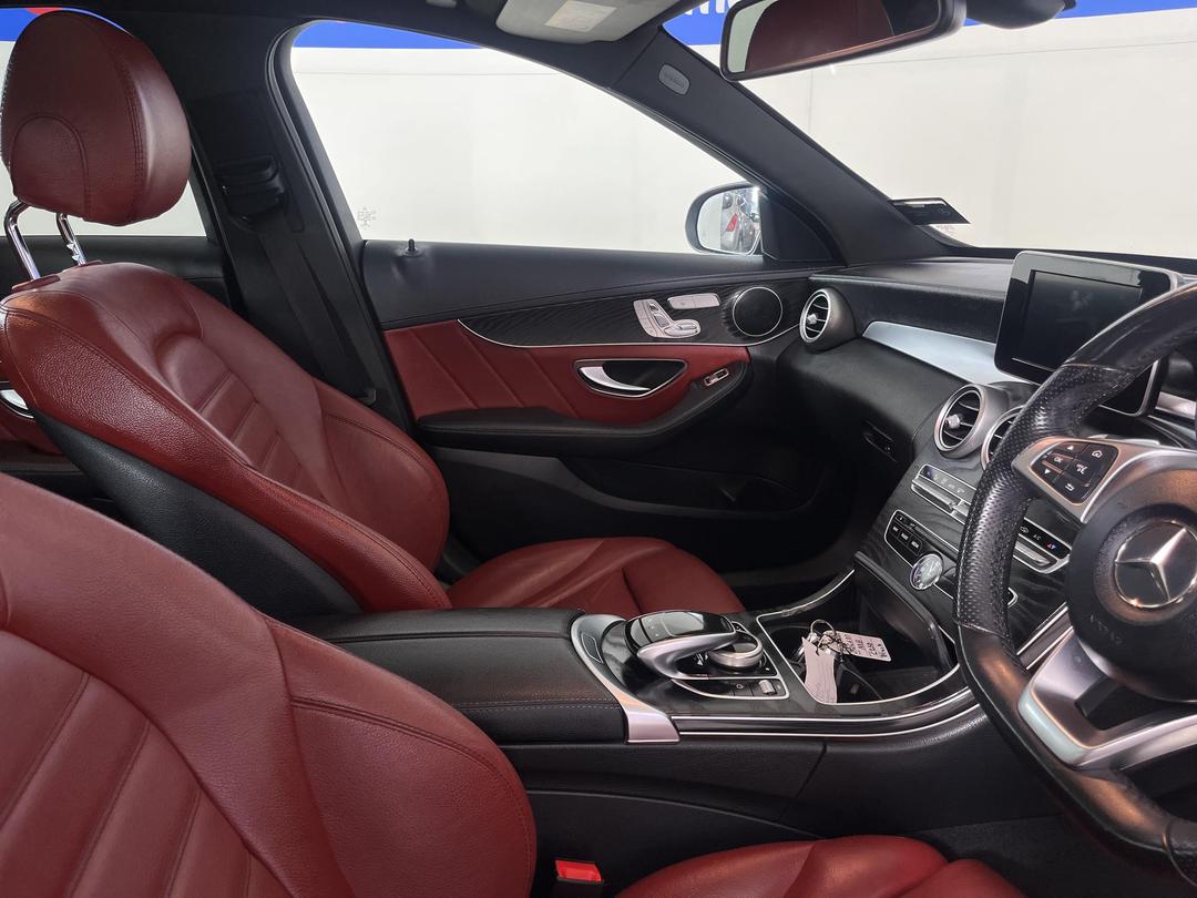 Photo '16' of Mercedes-Benz C-Class