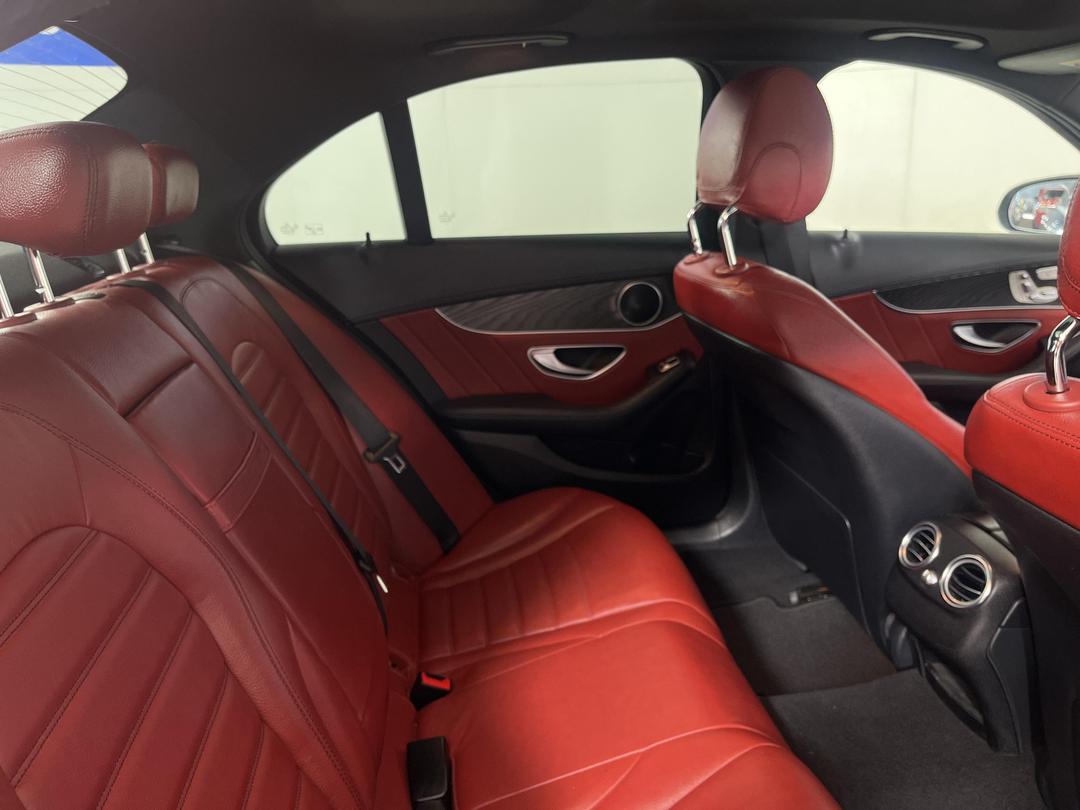 Photo '20' of Mercedes-Benz C-Class