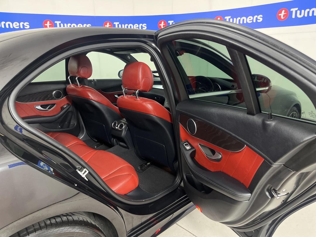 Photo '19' of Mercedes-Benz C-Class