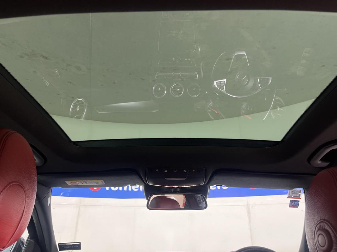 Photo '24' of Mercedes-Benz C-Class