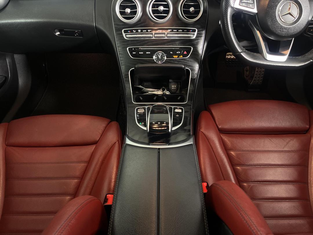 Photo '23' of Mercedes-Benz C-Class