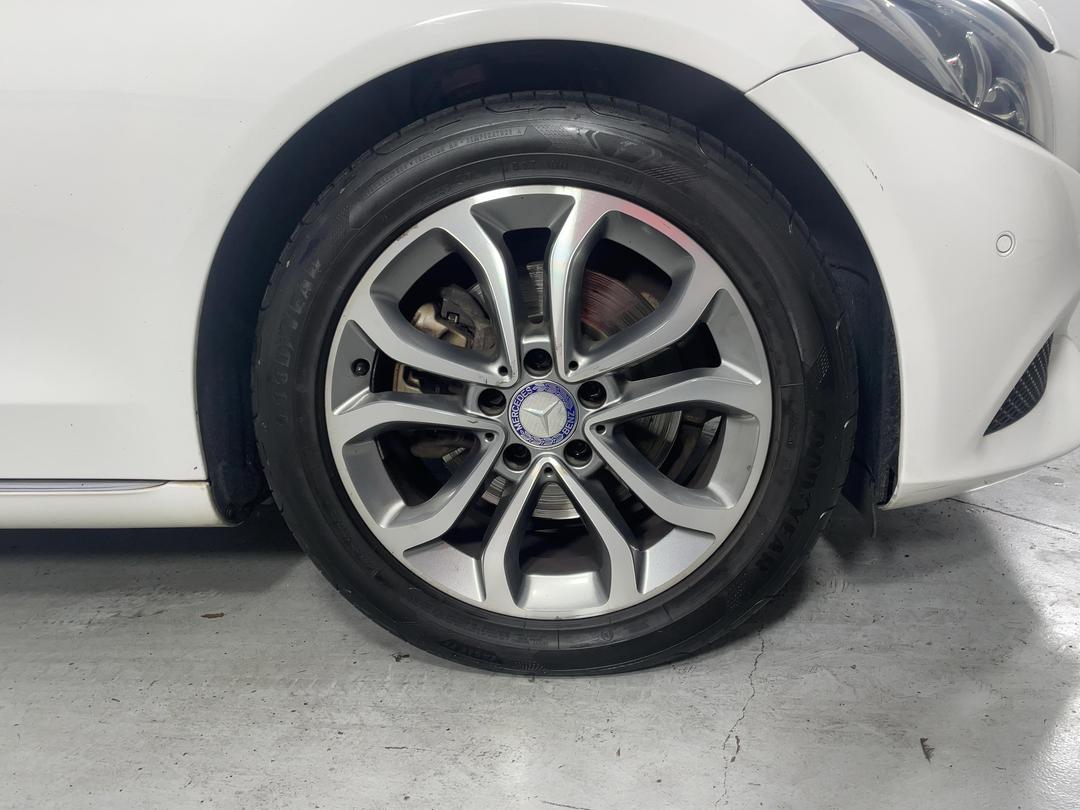 Photo '9' of Mercedes-Benz C200