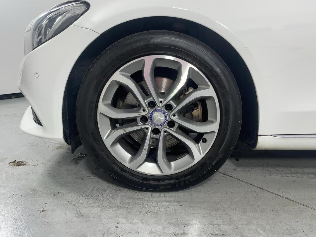 Photo '10' of Mercedes-Benz C200