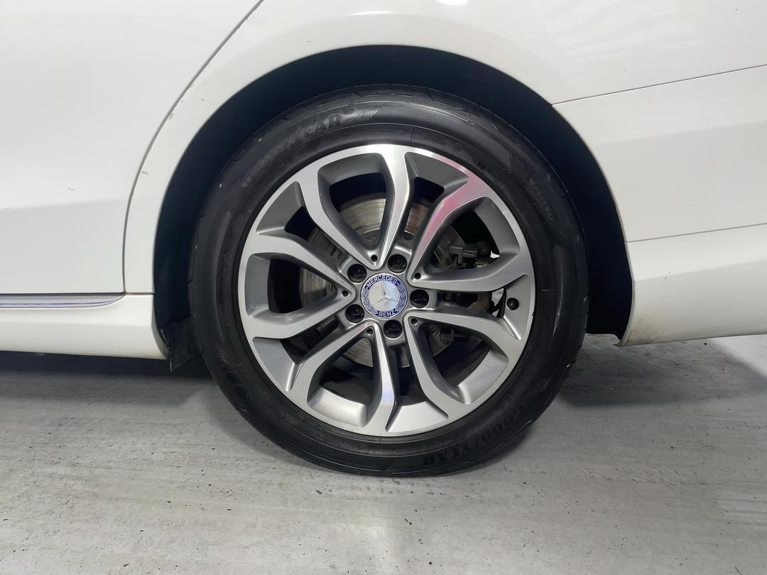 Photo '11' of Mercedes-Benz C200