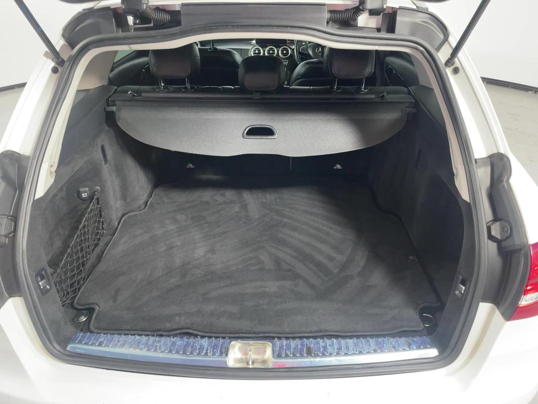 Photo '14' of Mercedes-Benz C200
