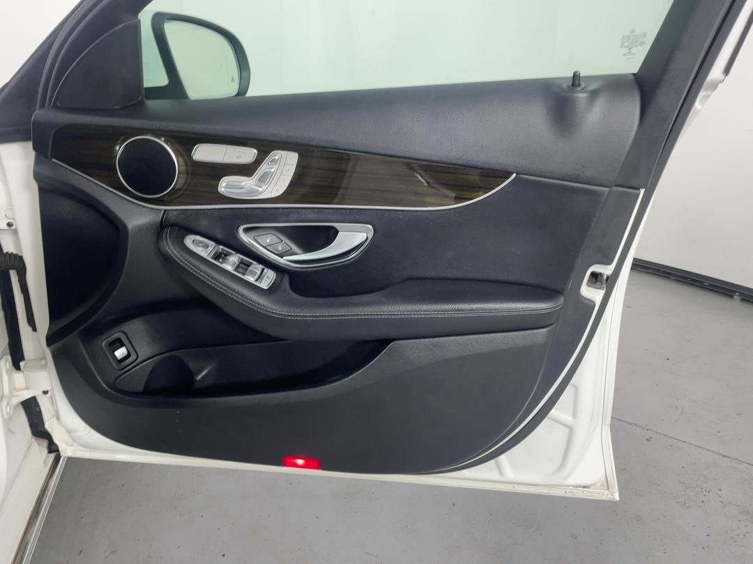 Photo '15' of Mercedes-Benz C200