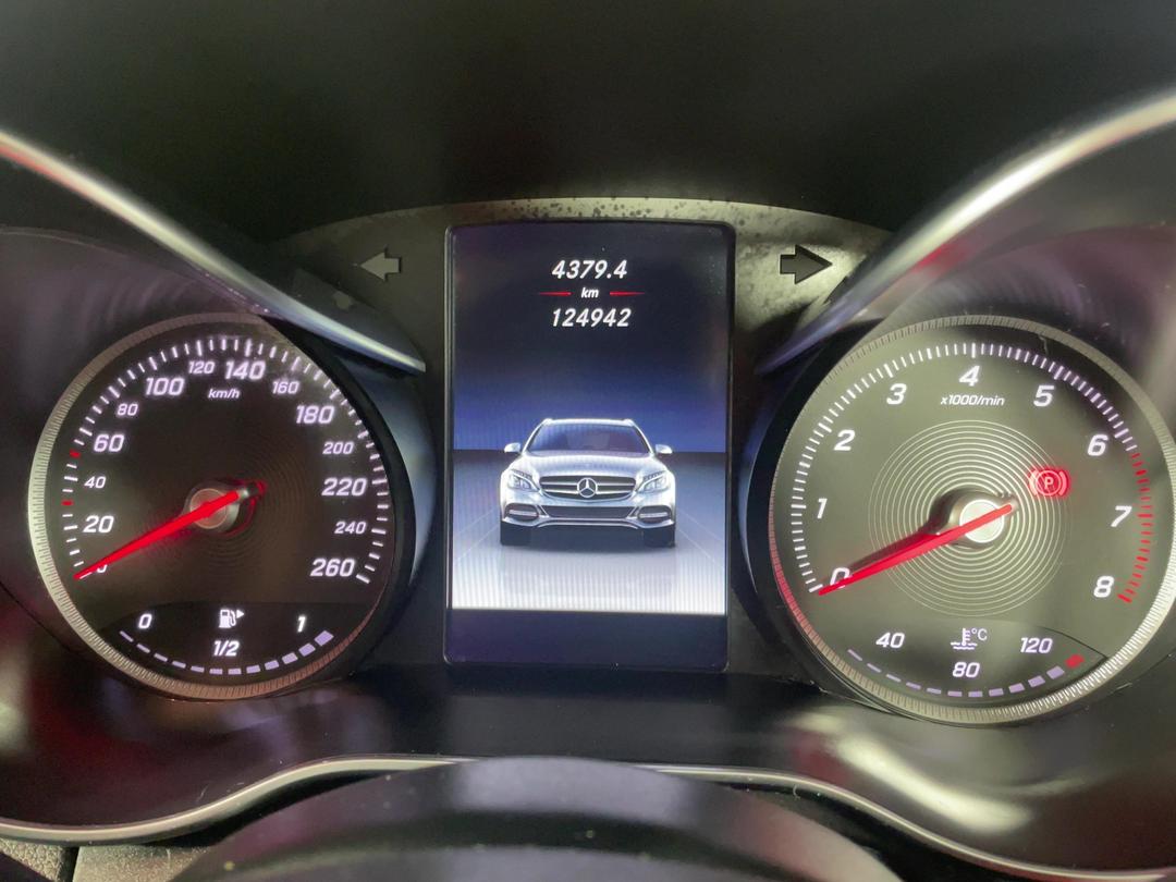 Photo '21' of Mercedes-Benz C200