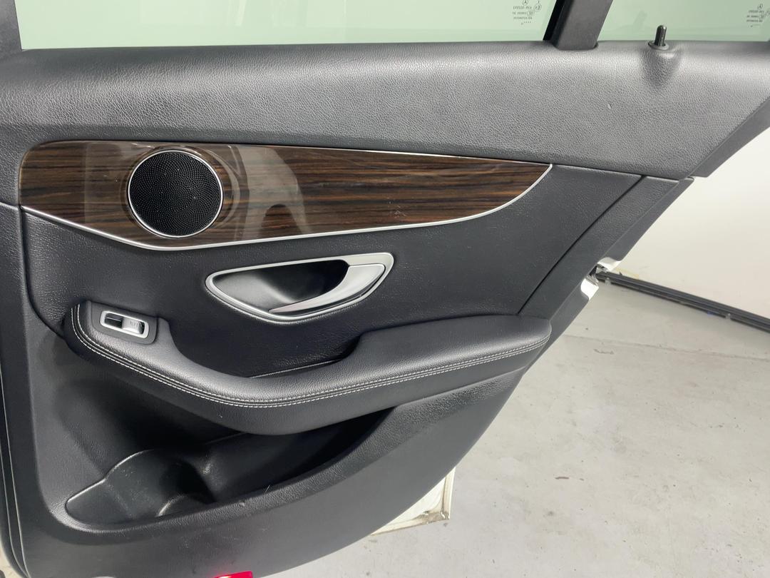 Photo '19' of Mercedes-Benz C200