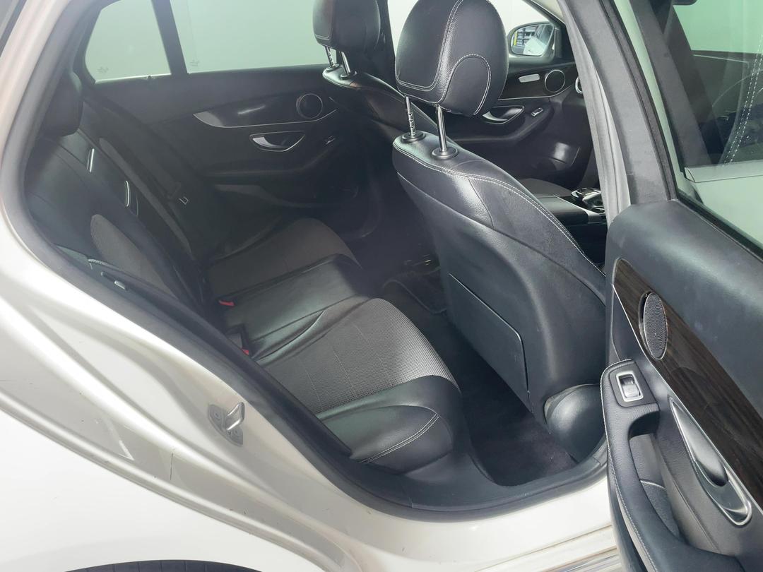 Photo '20' of Mercedes-Benz C200