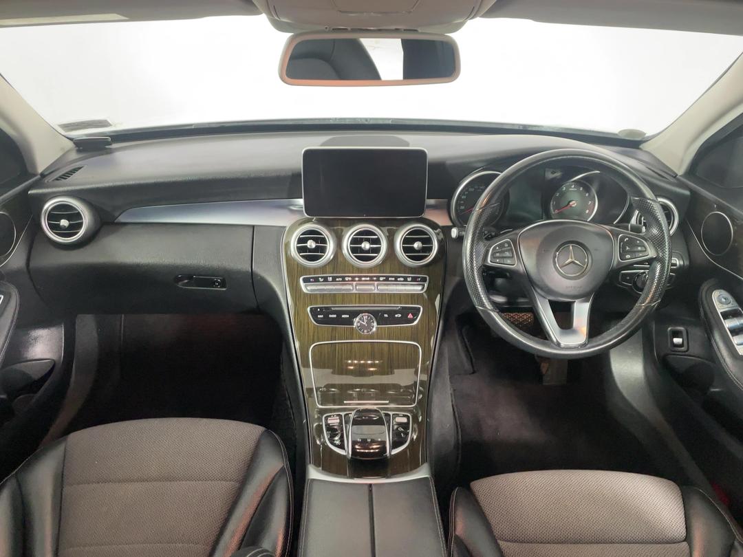 Photo '17' of Mercedes-Benz C200