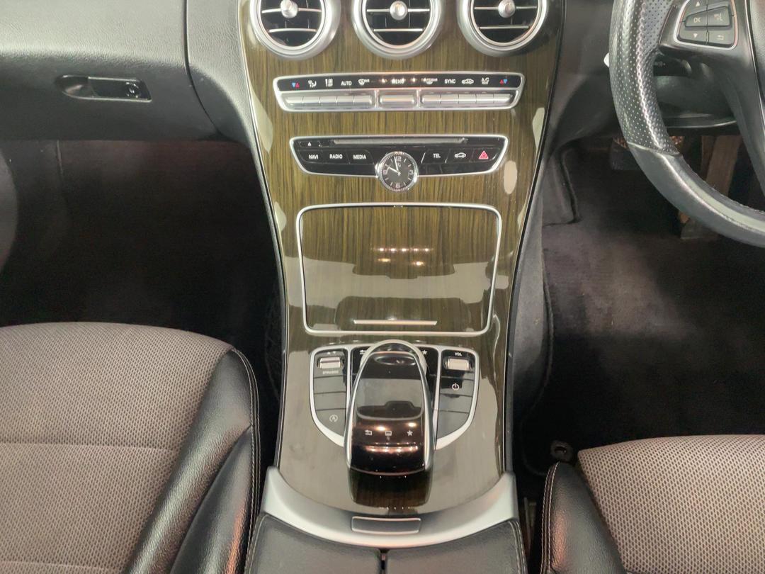 Photo '18' of Mercedes-Benz C200