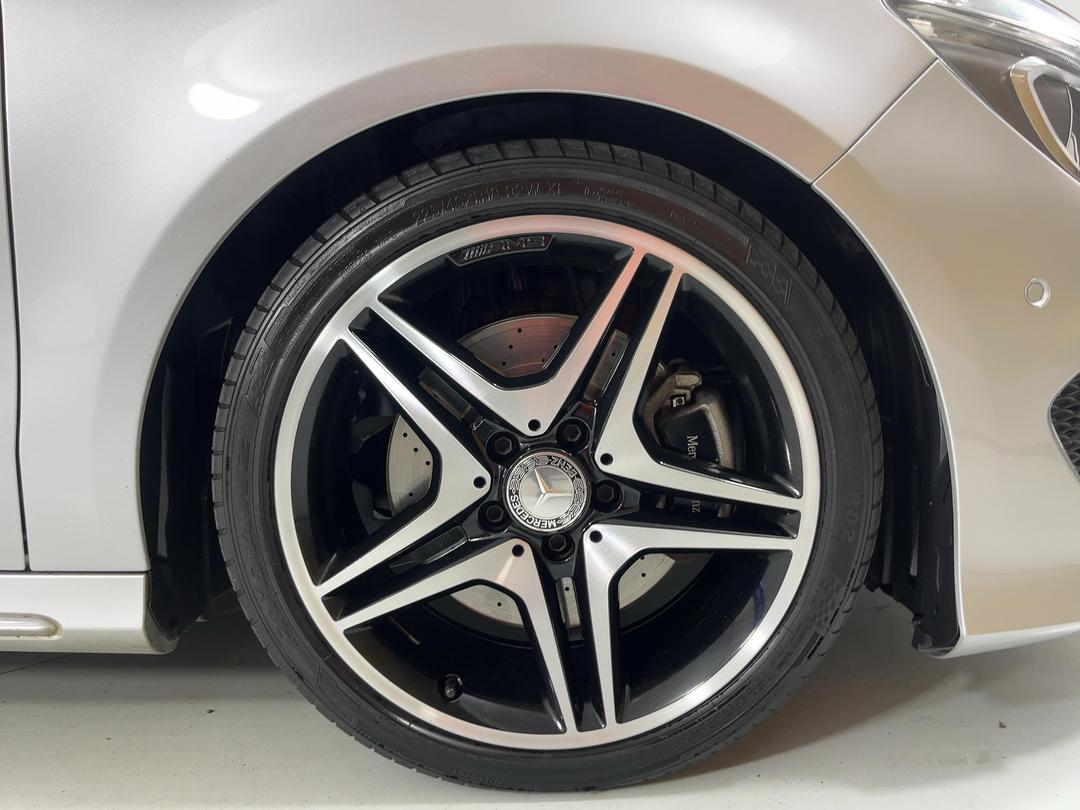 Photo '9' of Mercedes-Benz CLA