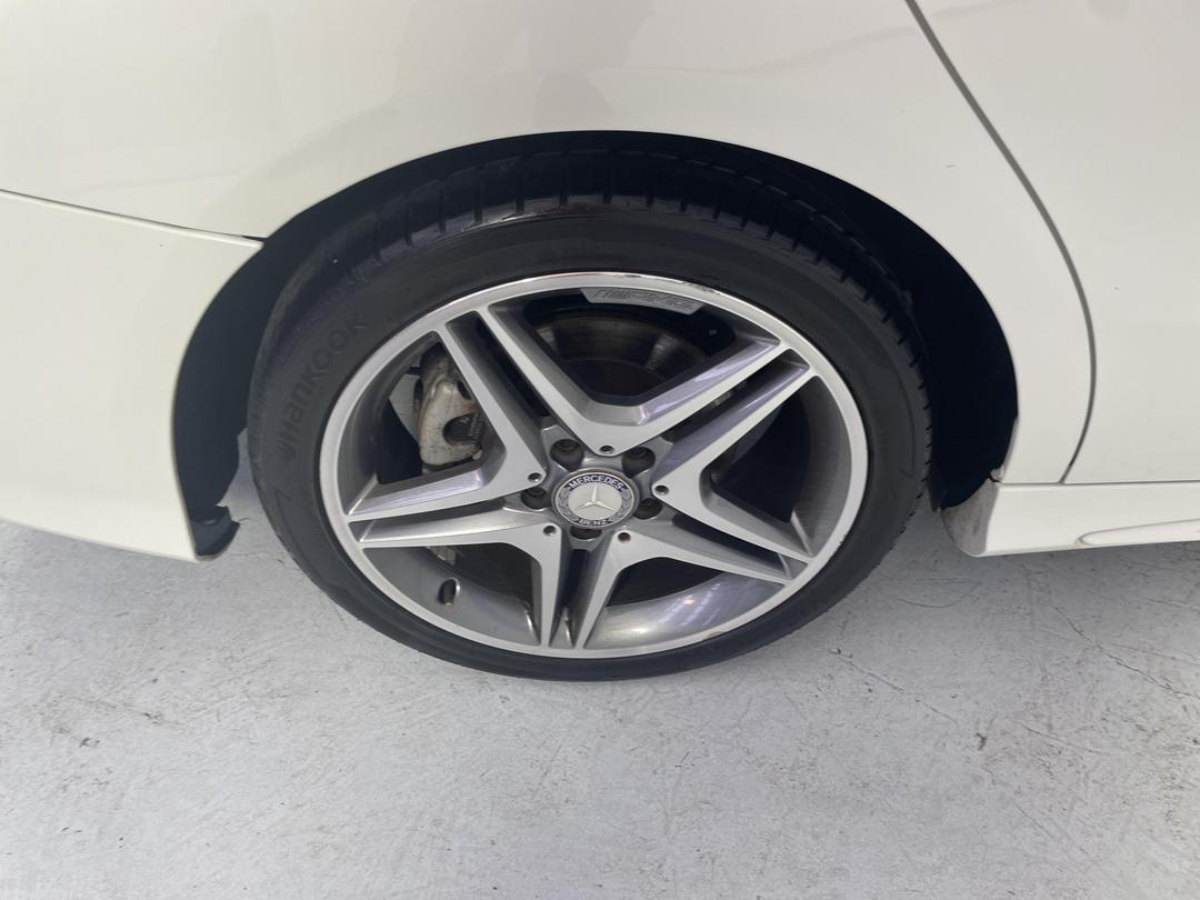 Photo '12' of Mercedes-Benz CLA180