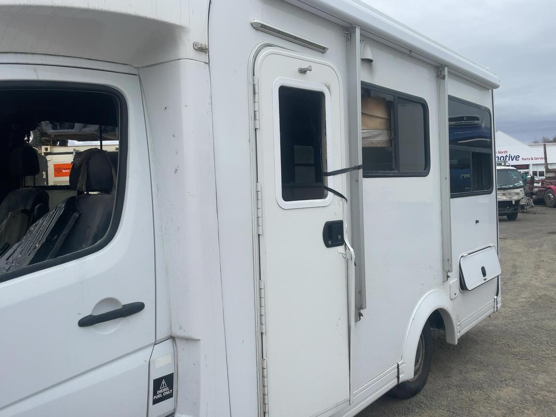 Photo '17' of Mercedes-Benz Sprinter 313S C/C 2.1D/5AT Motorhome Photo '17' of Mercedes-Benz Sprinter 313S C/C 2.1D/5AT Motorhome