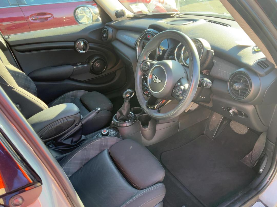 Photo '15' of Mini Hatch Cooper