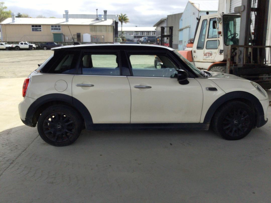 Photo '8' of Mini Hatch Cooper