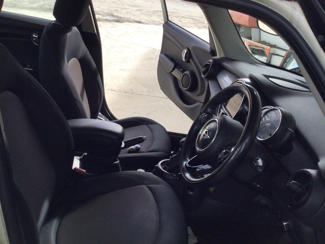Photo '13' of Mini Hatch Cooper