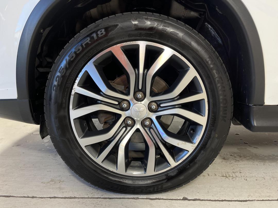 Photo '10' of Mitsubishi ASX