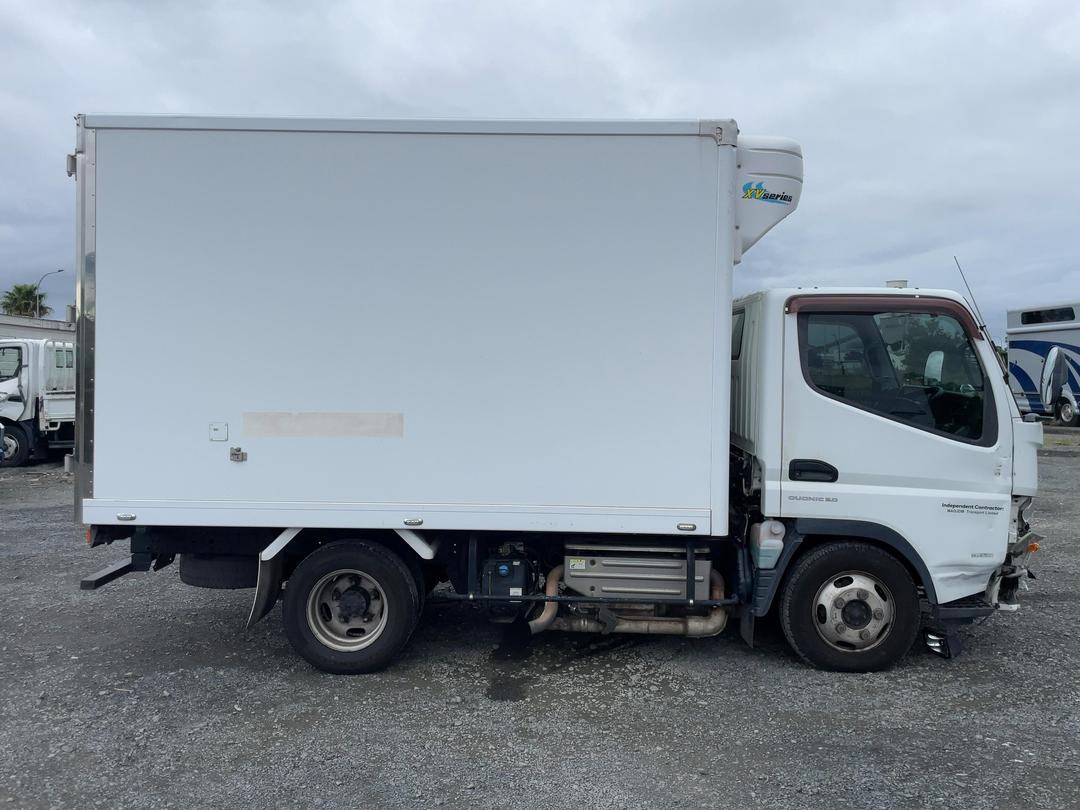 Photo '3' of Mitsubishi Canter FDA00 BOX BODY Chiller