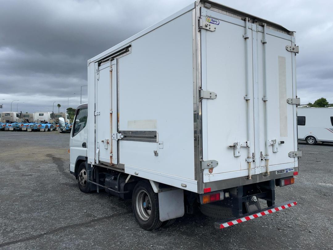 Photo '6' of Mitsubishi Canter FDA00 BOX BODY Chiller