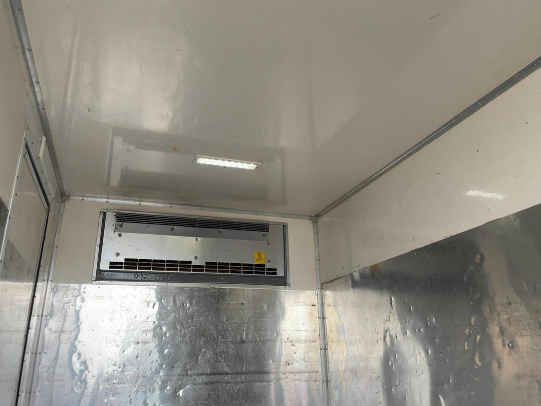 Photo '29' of Mitsubishi Canter FDA00 BOX BODY Chiller