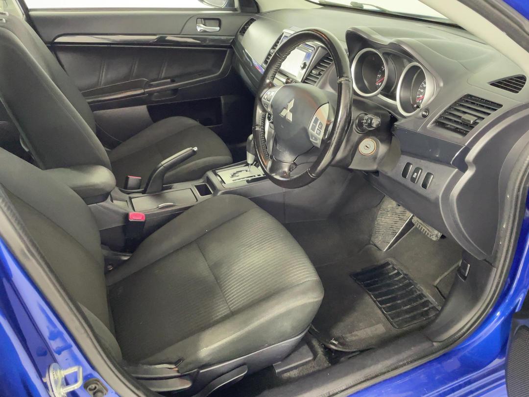 Photo '16' of Mitsubishi Lancer