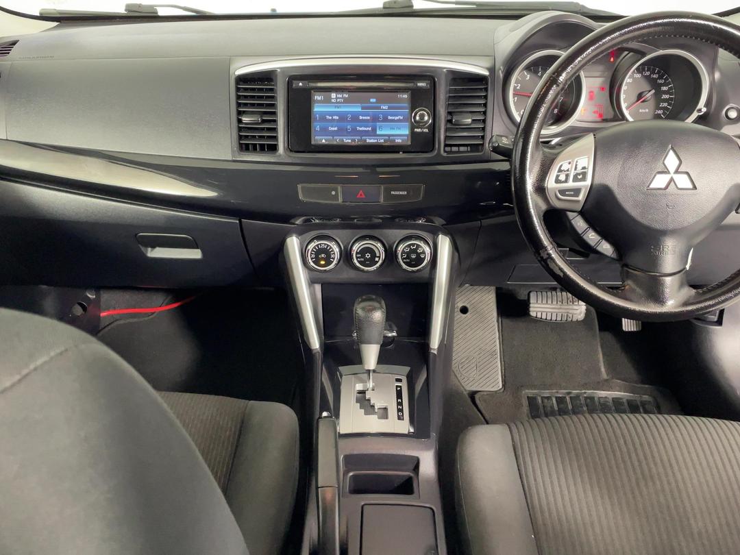 Photo '17' of Mitsubishi Lancer