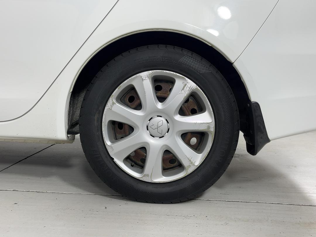 Photo '11' of Mitsubishi Lancer