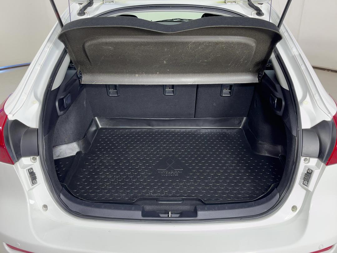 Photo '14' of Mitsubishi Lancer