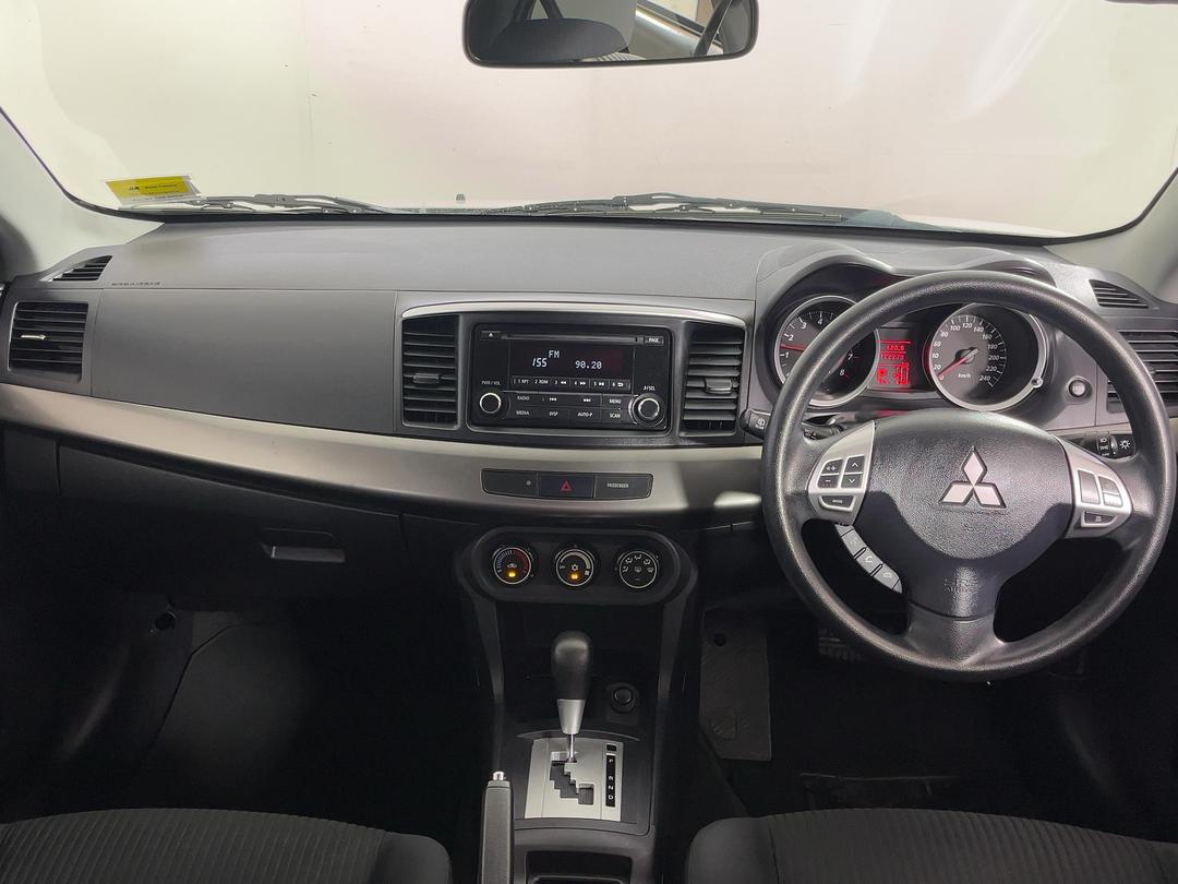Photo '17' of Mitsubishi Lancer