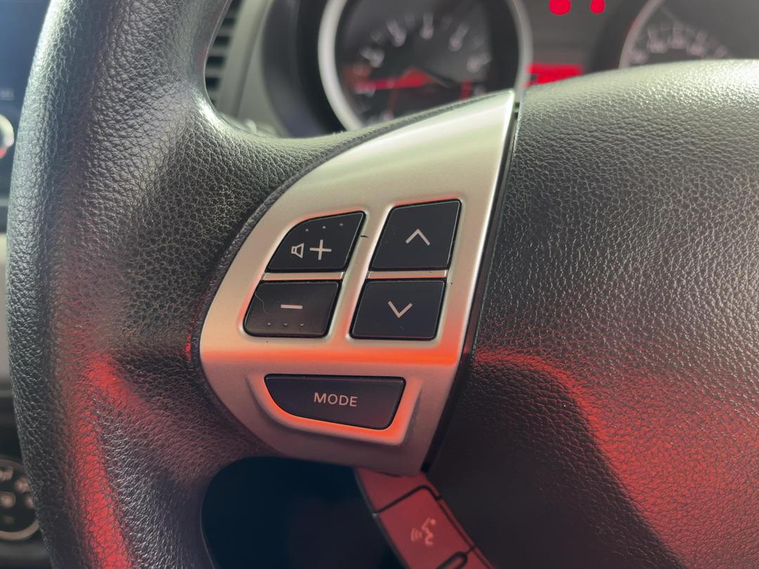 Photo '25' of Mitsubishi Lancer