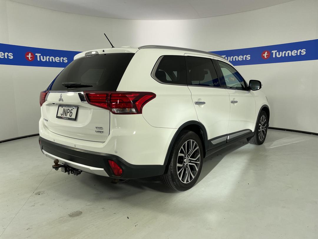Photo '7' of Mitsubishi Outlander