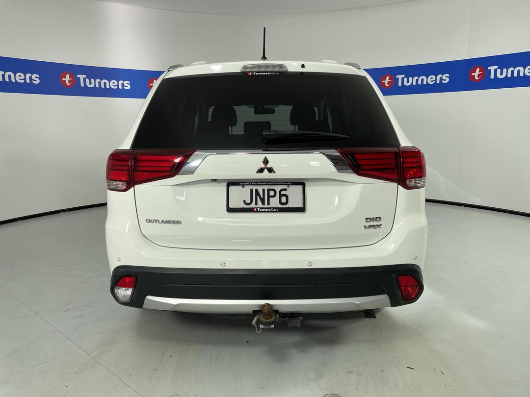 Photo '6' of Mitsubishi Outlander