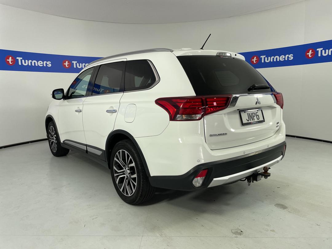 Photo '5' of Mitsubishi Outlander